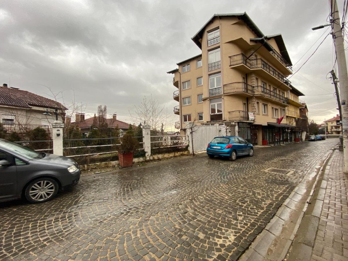 Arberia Hostel Prishtina Pristina Kültér fotó