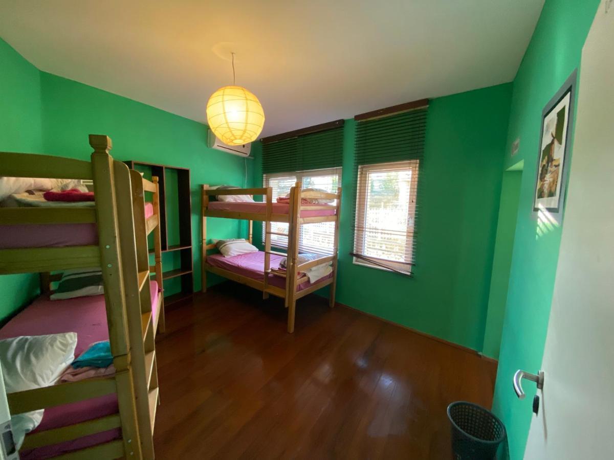 Arberia Hostel Prishtina Pristina Kültér fotó